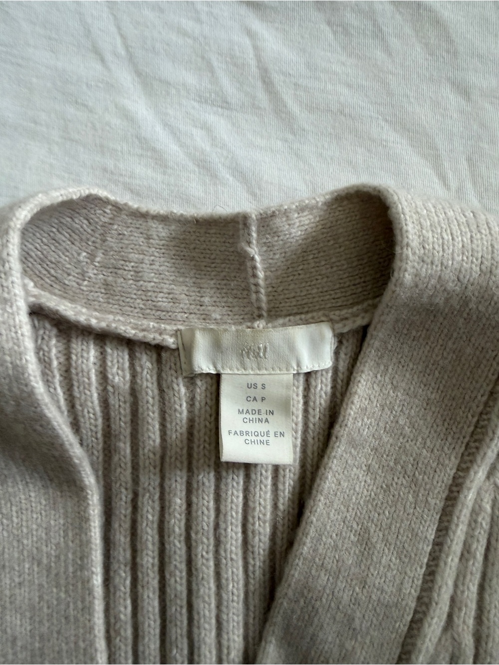 H&M Cream Ribbed V-Neck Button Cardigan - Picture 4 of 4
